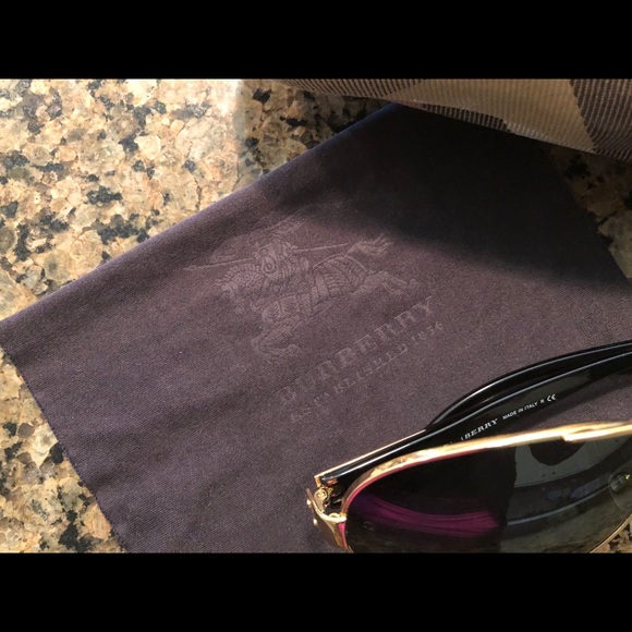 Burberry Aviator Sunglasses - Picture 7 of 7